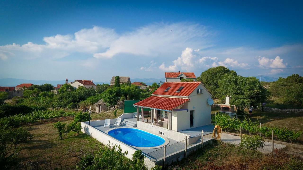 Villa Baras Garden - House With Pool Mirca  Экстерьер фото