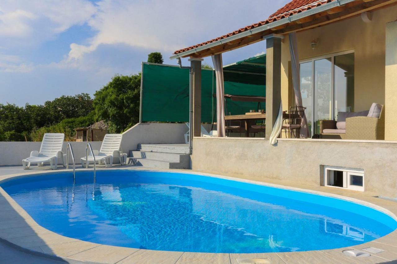 Villa Baras Garden - House With Pool Mirca  Экстерьер фото