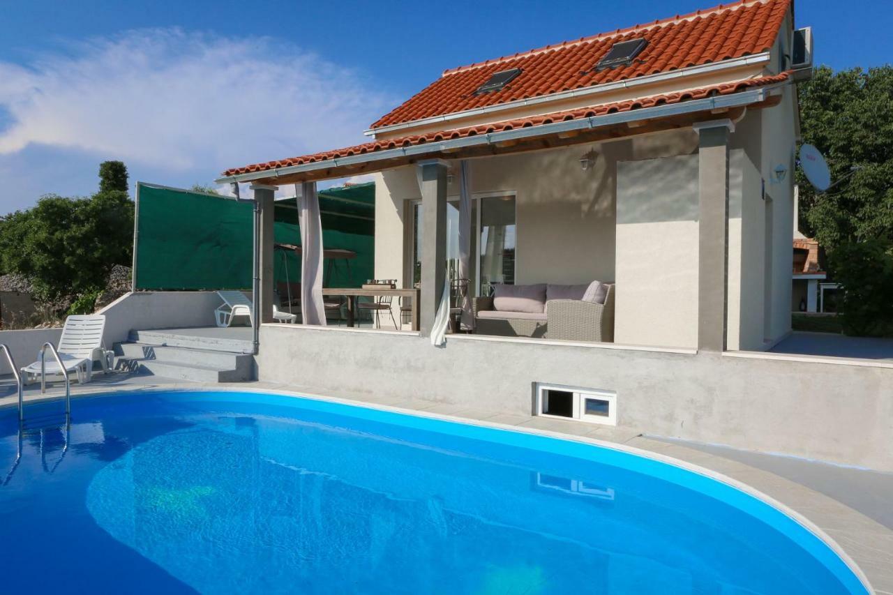 Villa Baras Garden - House With Pool Mirca  Экстерьер фото